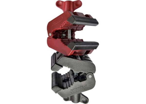 Double universal clamp with rotatable locking