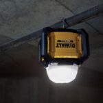 ΦΑΚΟΙ DEWALT DCL074 18V LED 360 ΜΟΙΡΩΝ SOLO